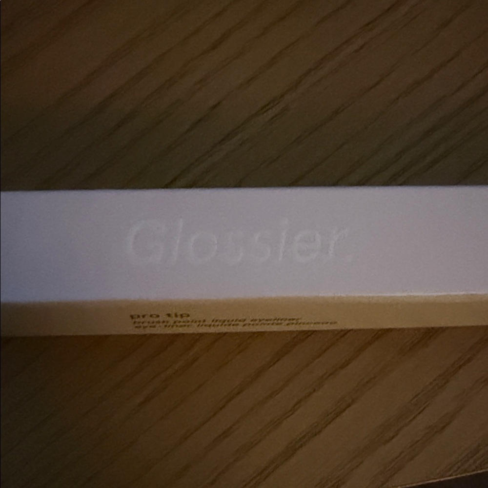 Glossier Pro Tip Brush Point Liquid Eyeliner - Black - Picture 2 of 3